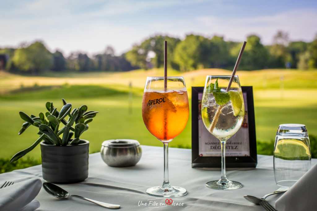 terrasse-restaurant-le-kempferhof-Celine-Schnell-Une-Fille-En-Alsace-2021