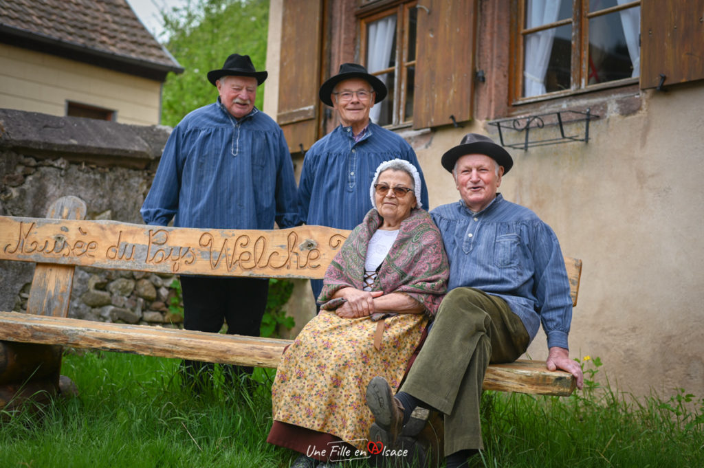 guides-benevoles-musee-pays-welche-Celine-Schnell-Une-Fille-En-Alsace-2022