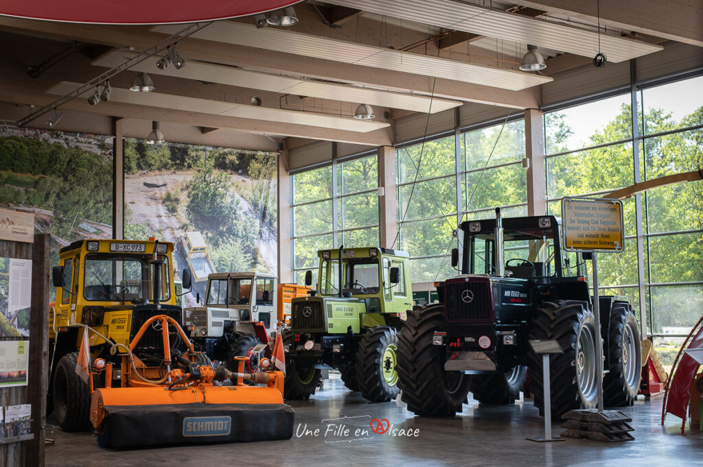 musee-unimog-gaggenau-foret-noire-Celine-Schnell-Une-Fille-En-Alsace-2023