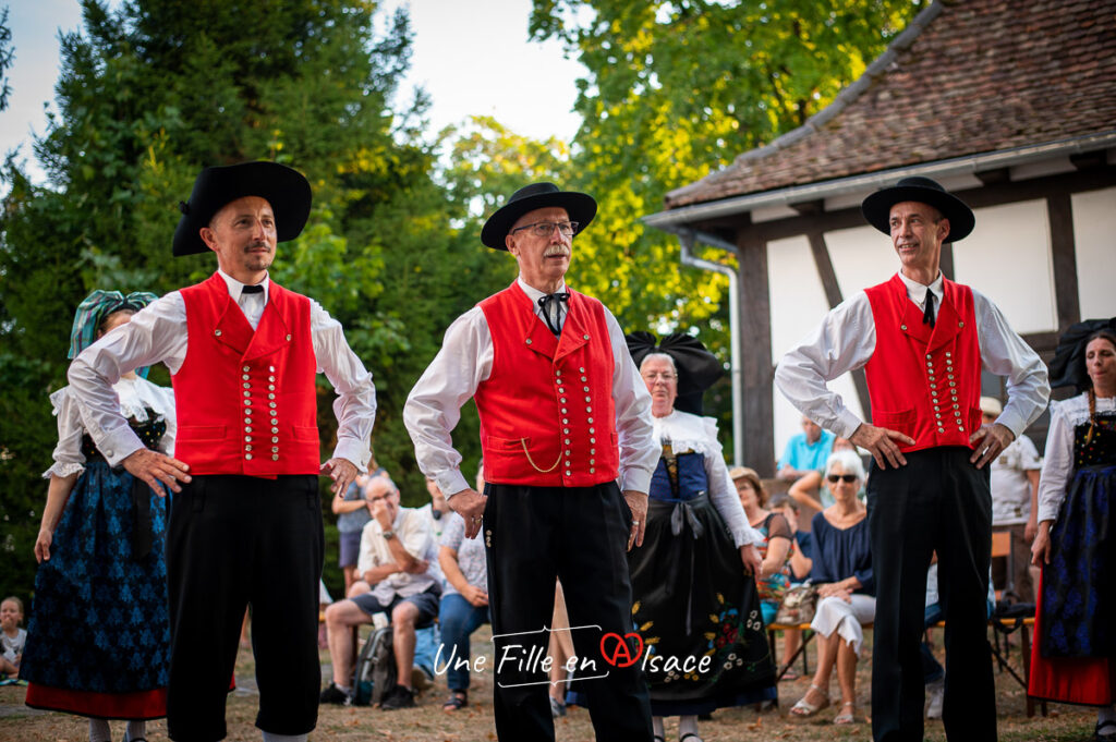 costume-traditionnel-alsacien