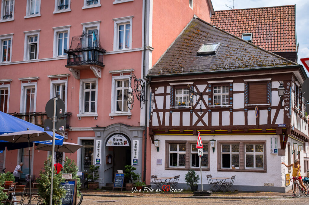 Gernsbach-gasthaus-stern-und-Hirsch-allemagne-Une-Fille-En-Alsace-2024