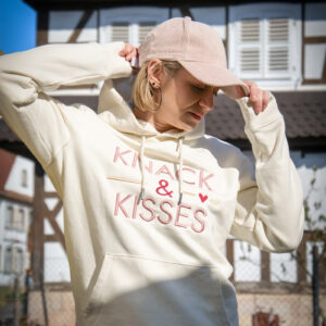 sweat Knack & Kisses Collection Bretzel & Blush par Une fille en alsace
