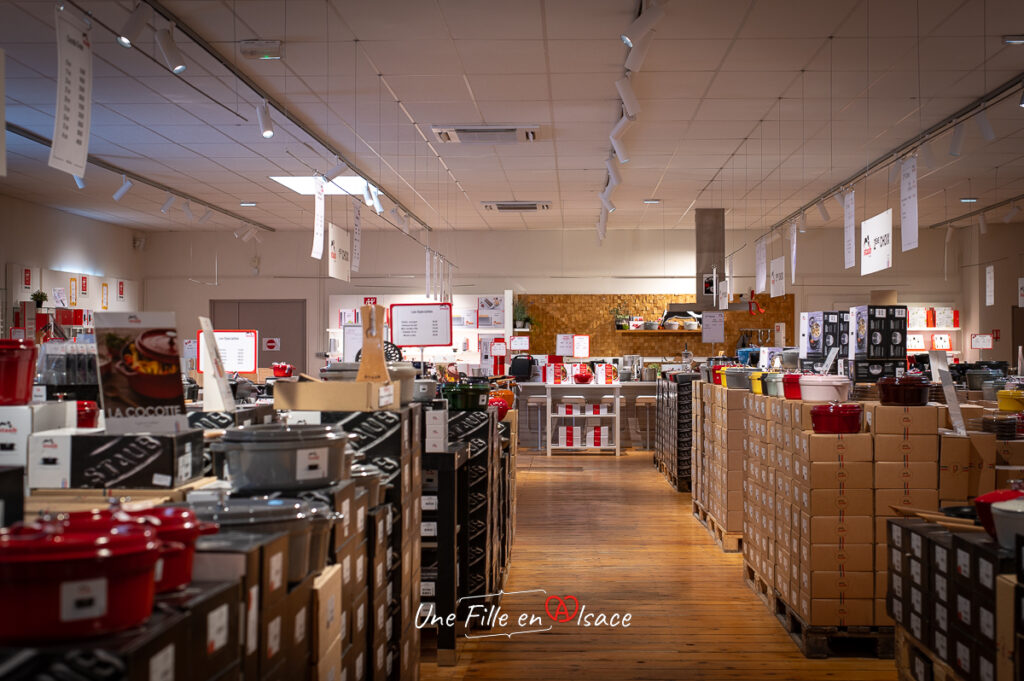 Magasin-d-usine-STAUB-Turckheim-Une-Fille-En-Alsace-2025