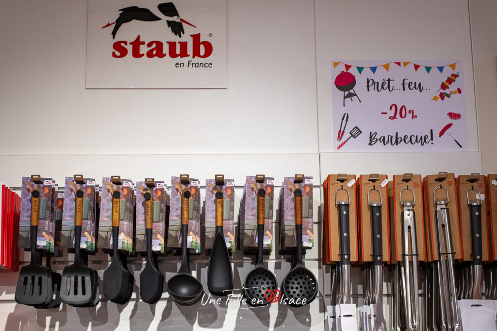 Ustensile-barbecue-Staub-Turckheim-Une-Fille-En-Alsace-2025