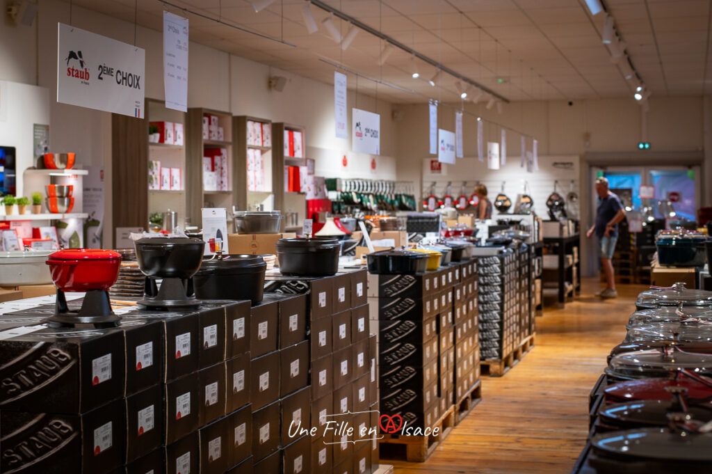 Magasin-d-usine-STAUB-Turckheim-Une-Fille-En-Alsace-2025