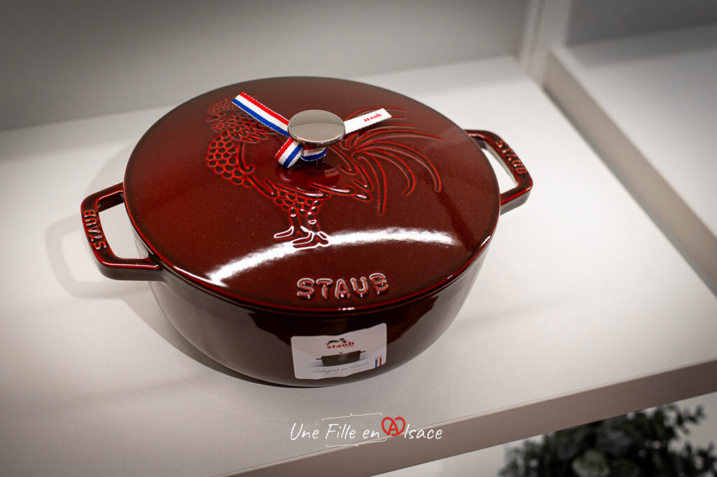Cocotte-STAUB-coq-Turckheim-Une-Fille-En-Alsace-2025