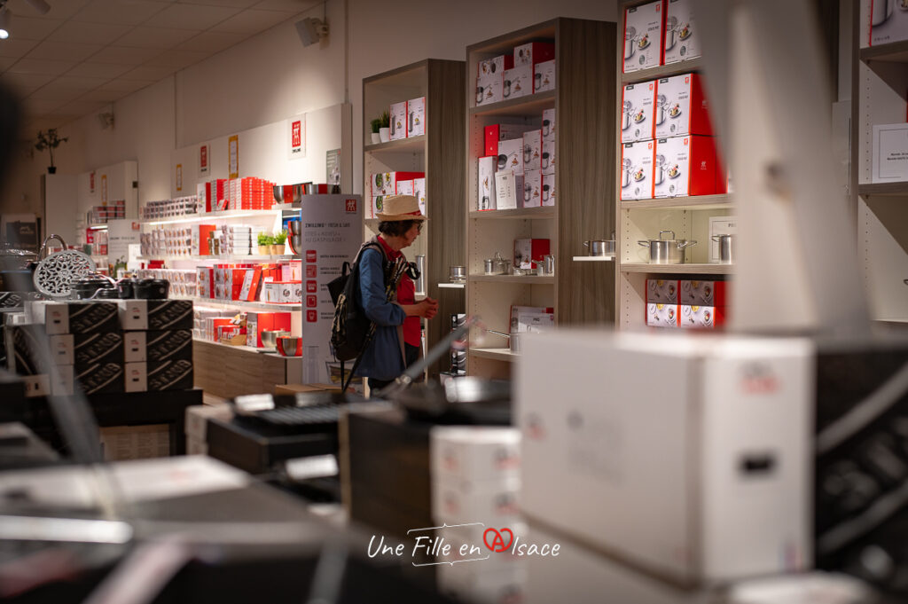 Magasin-STAUB-Turckheim-Une-Fille-En-Alsace-2025